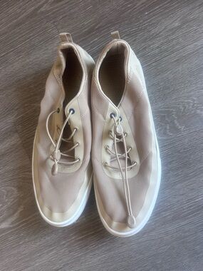 Columbia Men's Slip-On Athletic Sneakers in Beige and White
